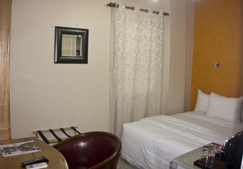 Tropical Enclave Hotel Accra Buitenkant foto