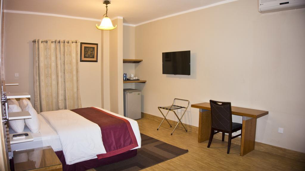 Tropical Enclave Hotel Accra Buitenkant foto