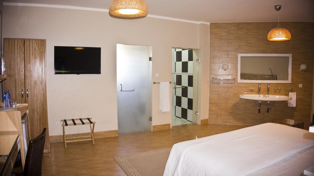 Tropical Enclave Hotel Accra Buitenkant foto