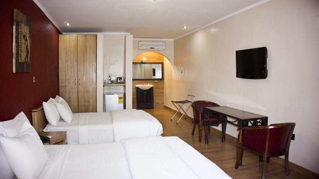 Tropical Enclave Hotel Accra Buitenkant foto