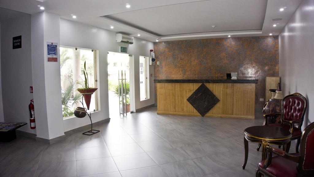Tropical Enclave Hotel Accra Buitenkant foto