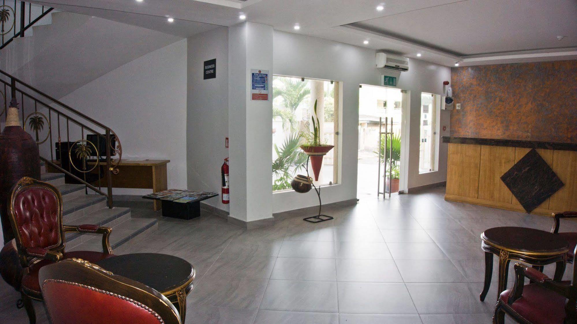 Tropical Enclave Hotel Accra Buitenkant foto